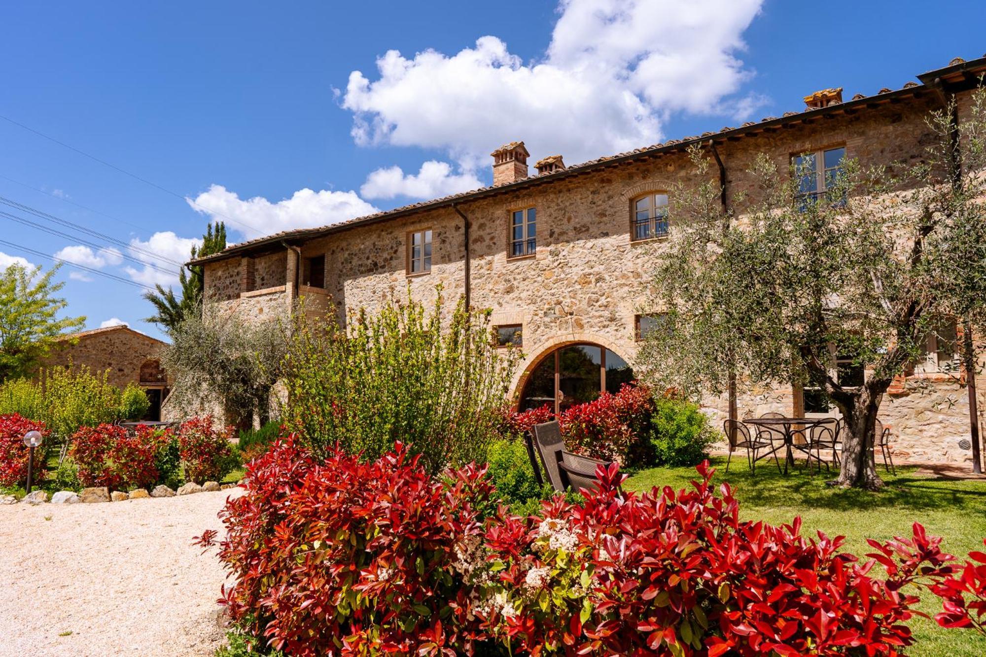 Villa Le Beringhe - Wine Pool & Relax Colle di Val d'Elsa Eksteriør billede