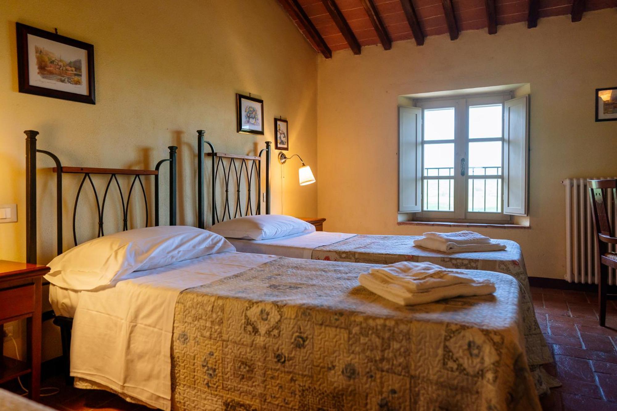 Villa Le Beringhe - Wine Pool & Relax Colle di Val d'Elsa Eksteriør billede