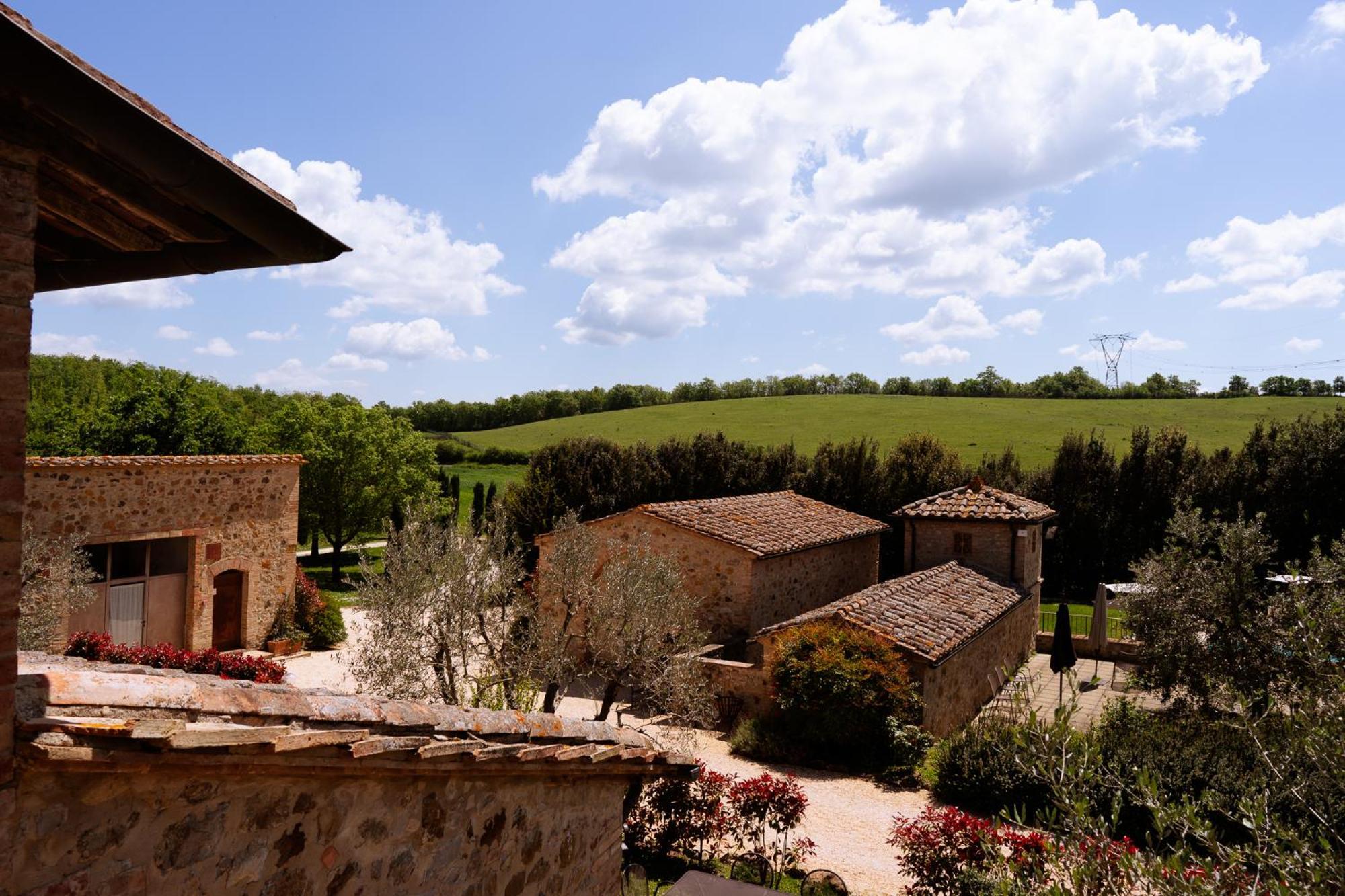 Villa Le Beringhe - Wine Pool & Relax Colle di Val d'Elsa Eksteriør billede