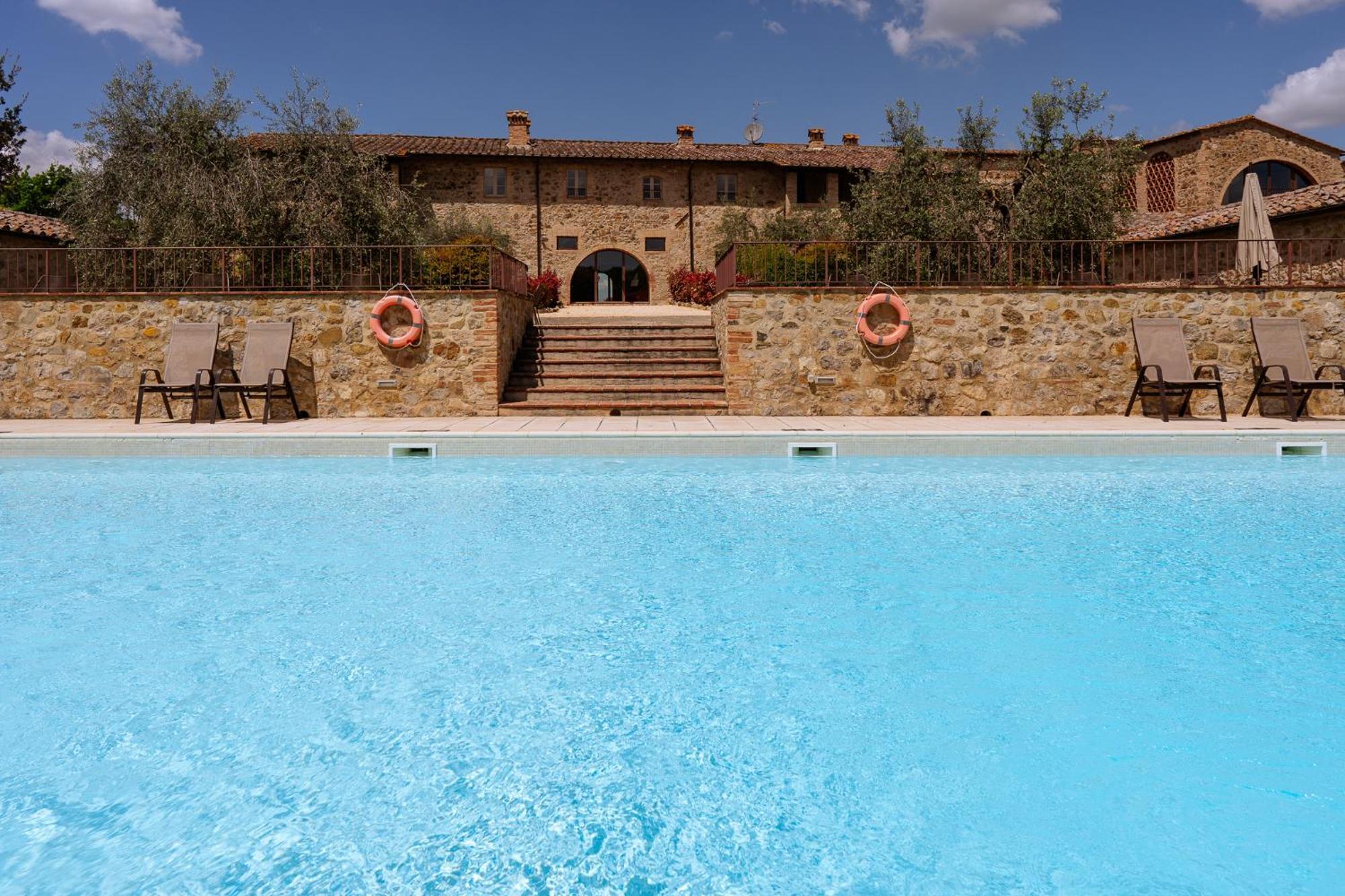 Villa Le Beringhe - Wine Pool & Relax Colle di Val d'Elsa Eksteriør billede